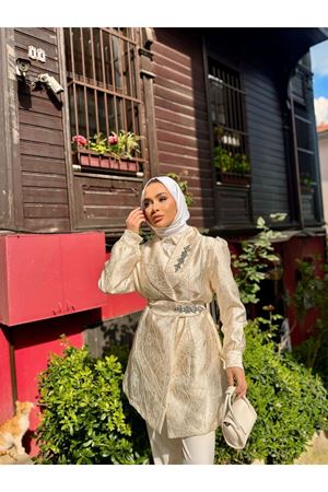 Bel Kemerli Taşlı Jakarlı Ceket