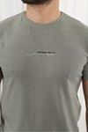 Kendinden Desenli Baskılı T-Shirt