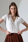 Kadın V Yaka Düğmeli Kısa Kol Ekru Crop Bluz